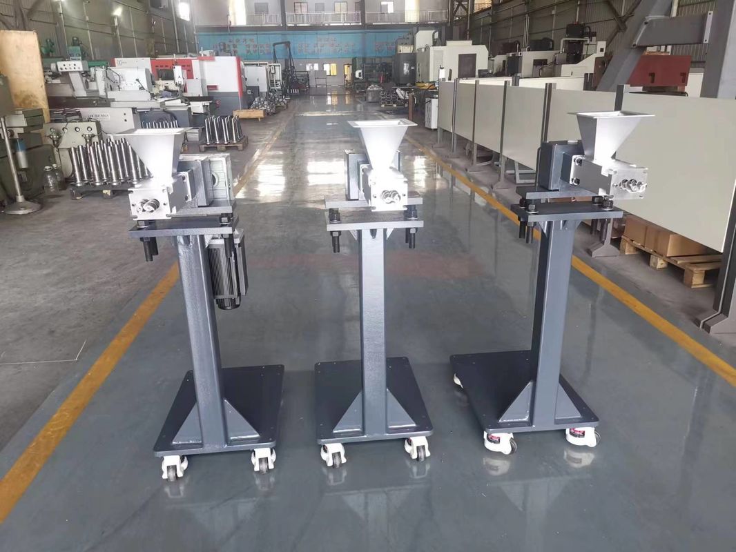 مینی پلاستیک اکستروژن 58mm دو پیچ عنصر پیچ طرفی فیدر بشکه برای Z26